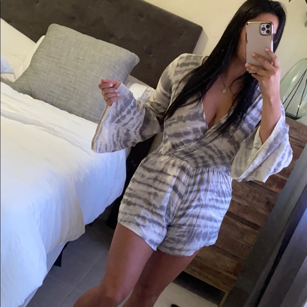 Gray tan colors tie dye romper - Picture 2 of 3